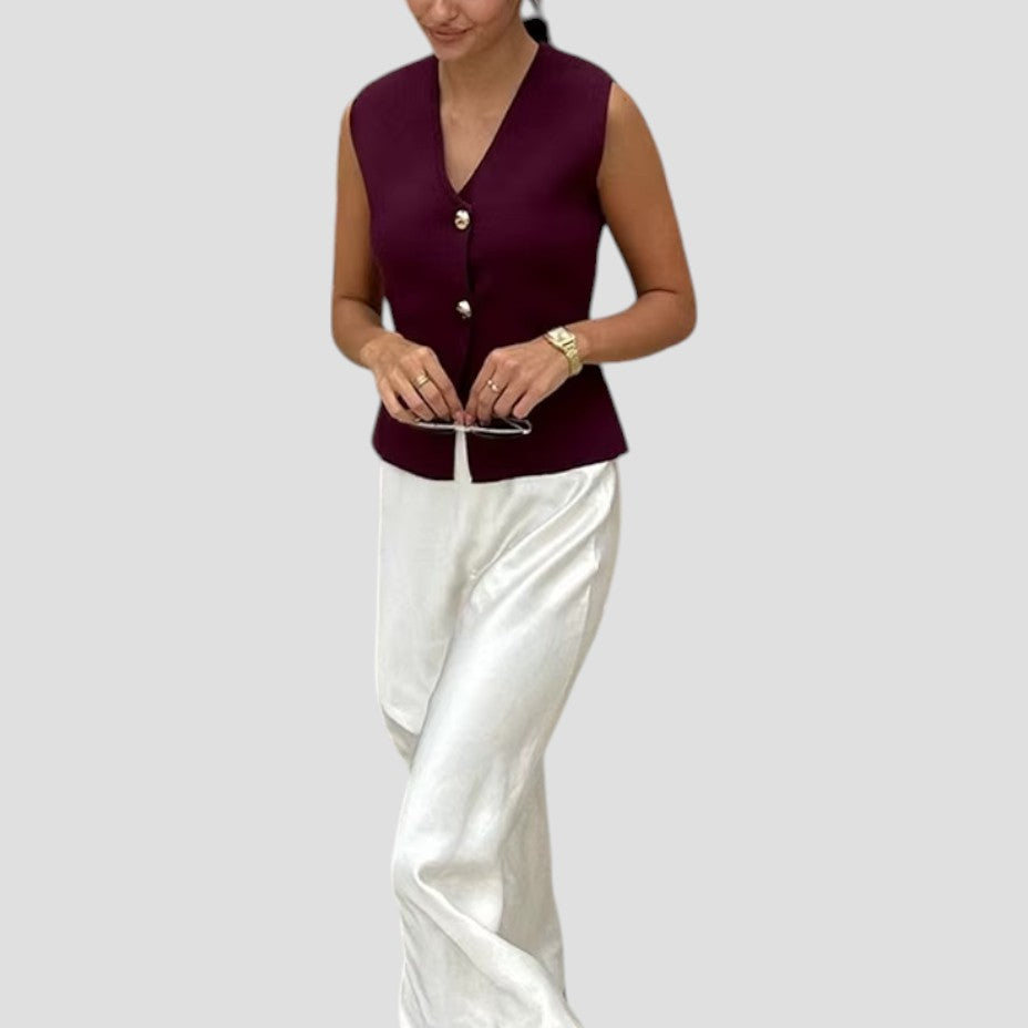 Chic und Stil | Women's Knitted Sleeveless Vest with Gold Button Closure