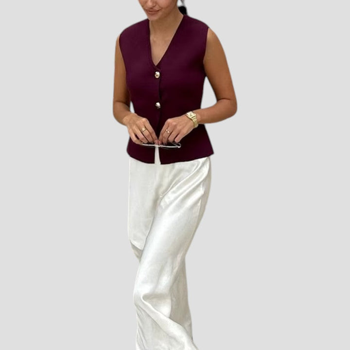 Chic und Stil | Women's Knitted Sleeveless Vest with Gold Button Closure