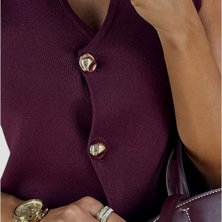 Chic und Stil | Women's Knitted Sleeveless Vest with Gold Button Closure