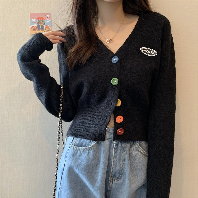 Cardigan femme avec des boutons colorés et décolleté en V Chic & Stil