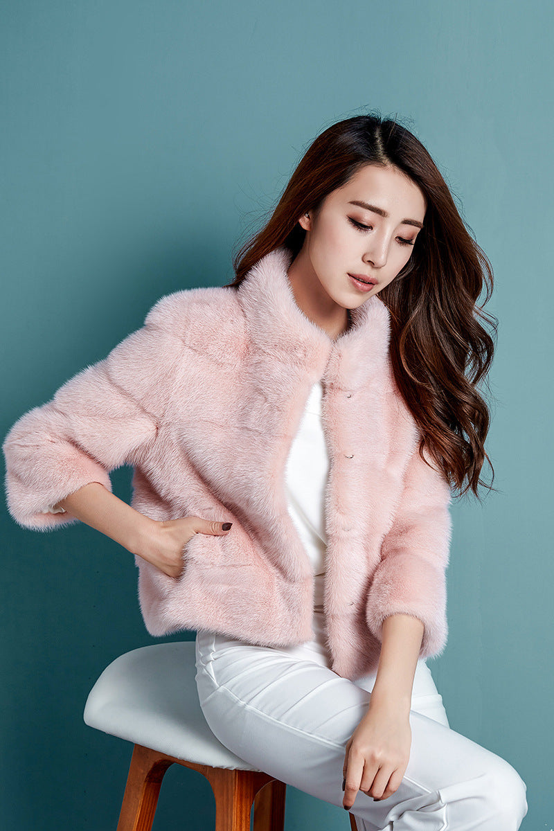 Women's faux fur jacket with a modern cut and high collar Lune London