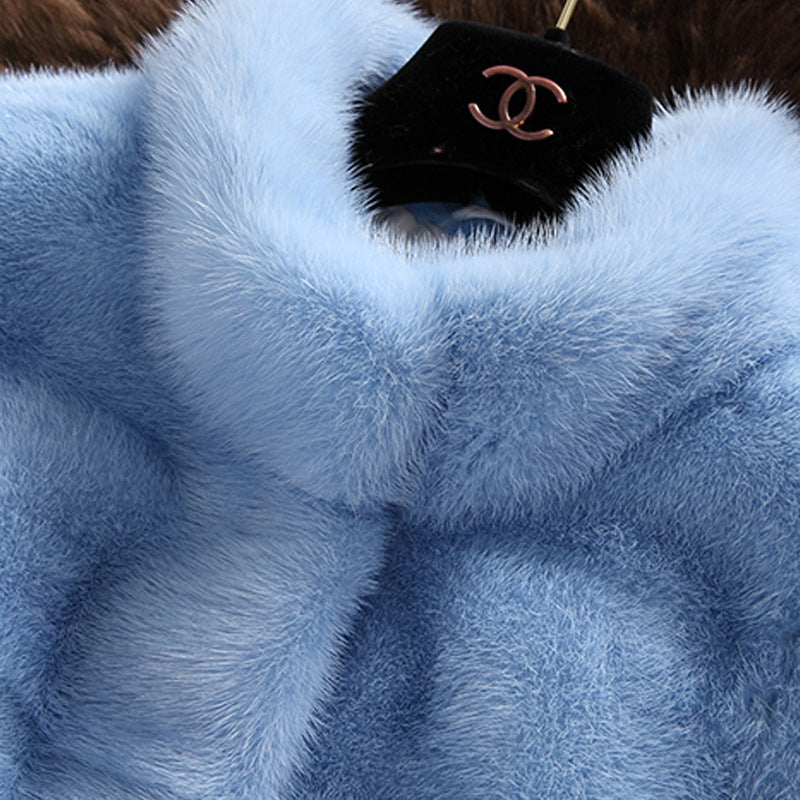 Women's faux fur jacket with a modern cut and high collar Lune London