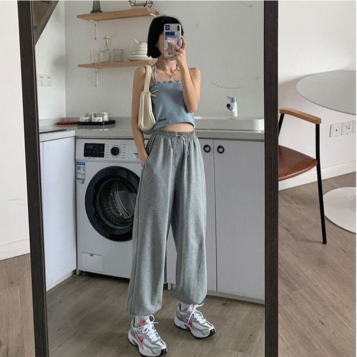 Women’s casual cropped top with a stylish knot and secure straps