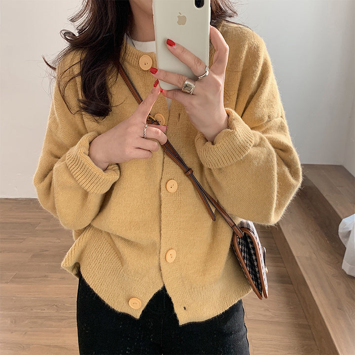 Cardigan doux pour femmes avec détails de boutons décoratifs Chic & Stil