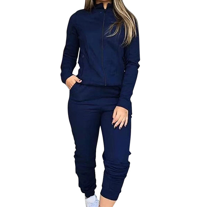 Sport leisure outfit for women with a fitted cut and practical pockets Lune London