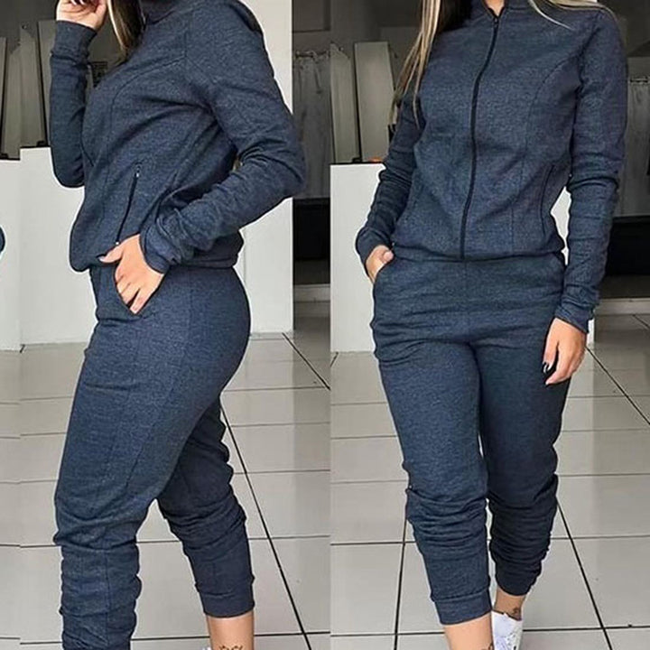 Sport leisure outfit for women with a fitted cut and practical pockets Lune London