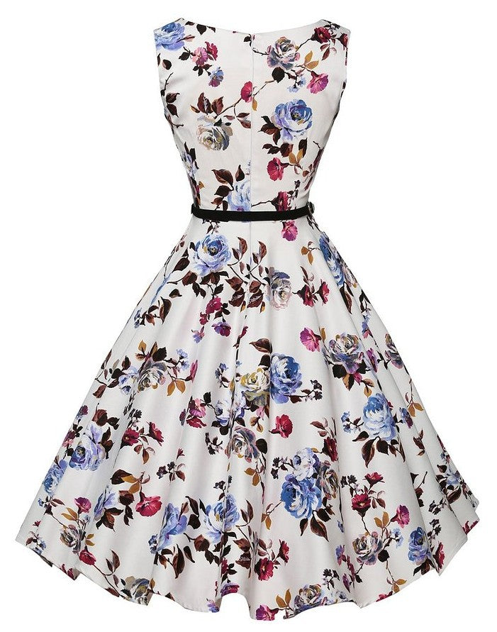Robe swing pour femmes avec des motifs floraux et une jupe évasée Chic & Stil