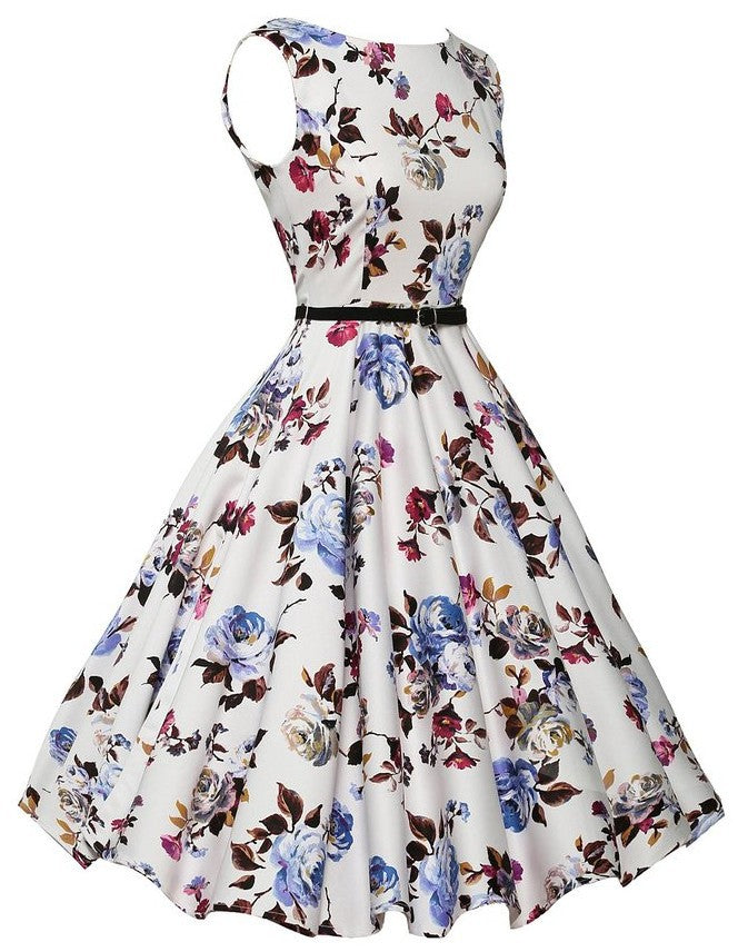 Robe swing pour femmes avec des motifs floraux et une jupe évasée Chic & Stil