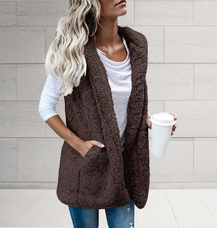 Ladies Cozy Fleece Jacket with Ergonomic Cut and Large Pockets Lune London