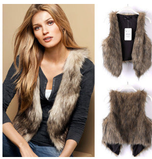 Women's Trendy Faux Fur Vest In Modern Cut Lune London