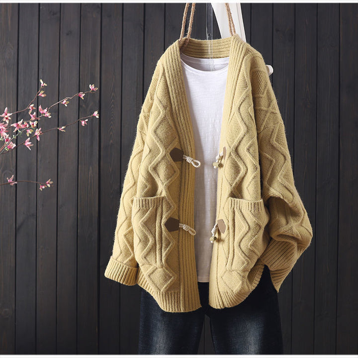 Cardigan en tricot épais pour femme avec une structure de tricot en câble unique et des détails de boutons à la mode Chic & Stil