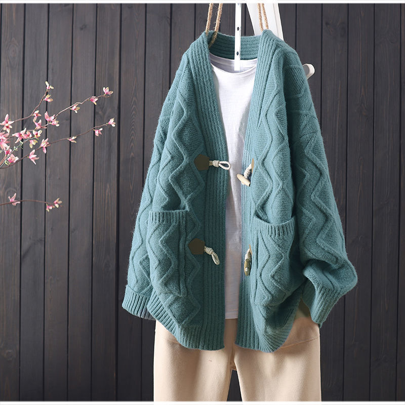 Cardigan en tricot épais pour femme avec une structure de tricot en câble unique et des détails de boutons à la mode Chic & Stil