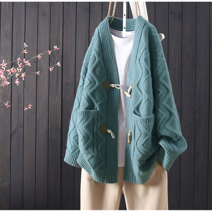 Cardigan en tricot épais pour femme avec une structure de tricot en câble unique et des détails de boutons à la mode Chic & Stil
