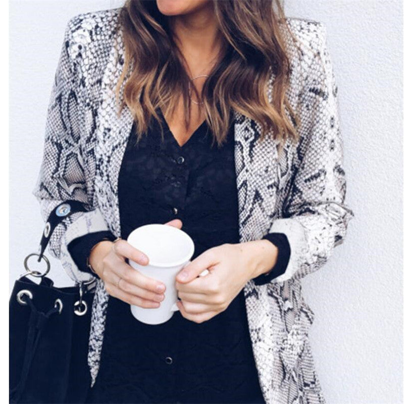 Women's blazer with stylish snake pattern and elegant cut