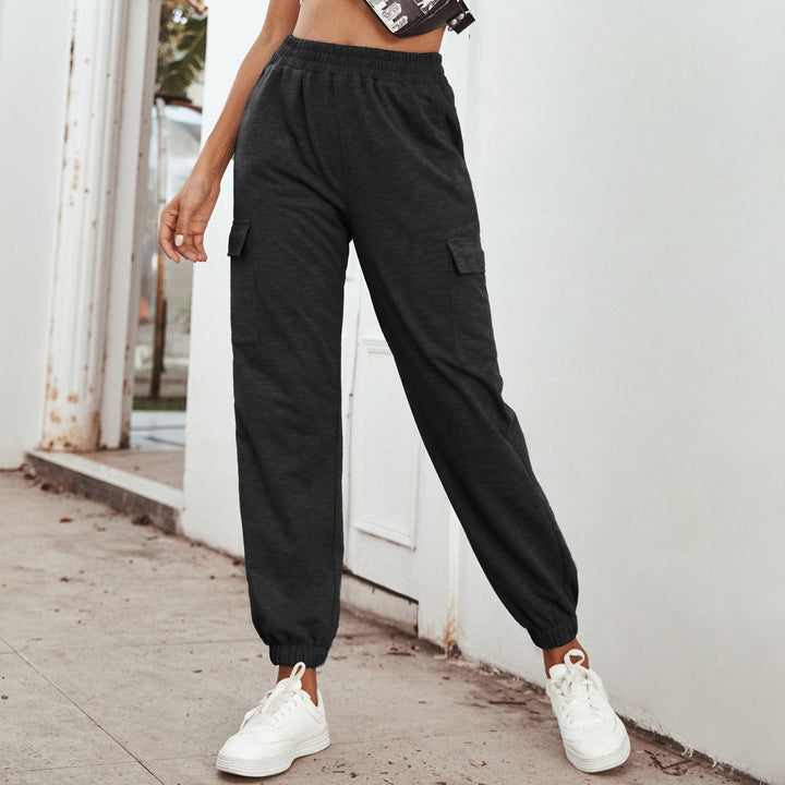 Pantalons cargo pour femmes au style décontracté avec une taille élastique et des poches latérales pratiques Chic & Stil