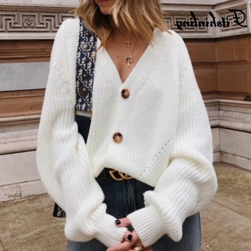 Ladies playful pullover with decorative buttons and wide sleeves Lune London