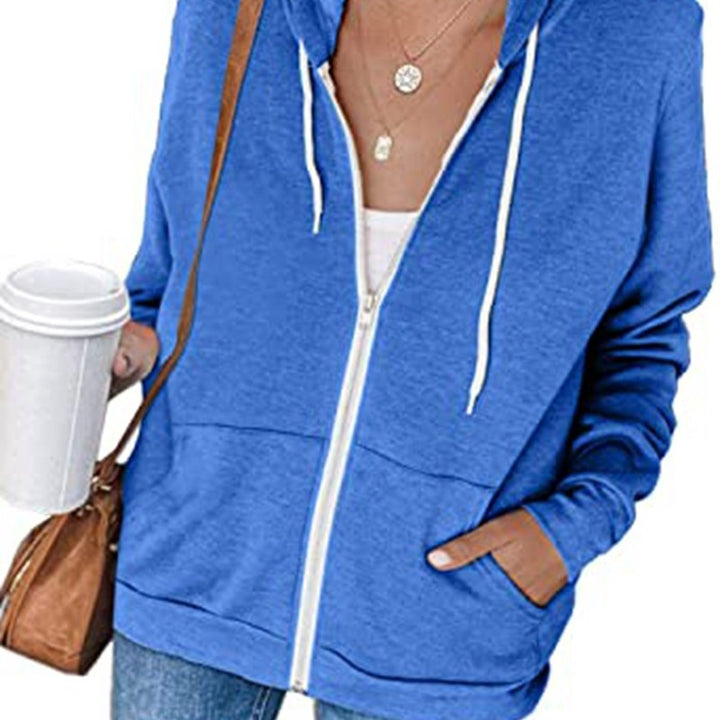 Sporty hoodie for ladies with a generous cut and practical pockets Lune London