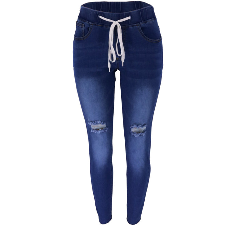 Cargo jeans for women with a modern look, featuring an elastic waistband and practical pockets Lune London