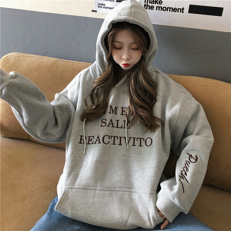 Women's hoodies with large logo and practical kangaroo pocket design Lune London