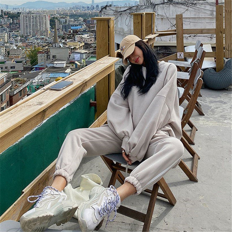 Ensemble de loisirs confortable pour femmes avec un pull surdimensionné et un pantalon de jogging Chic & Stil