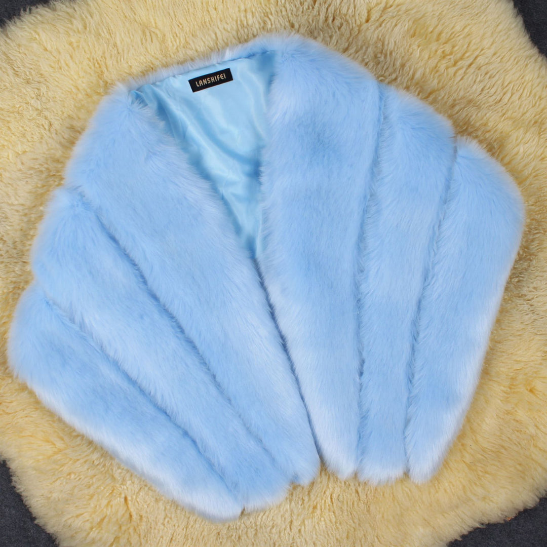 Ladies Elegant Cape in Faux Fur Lune London