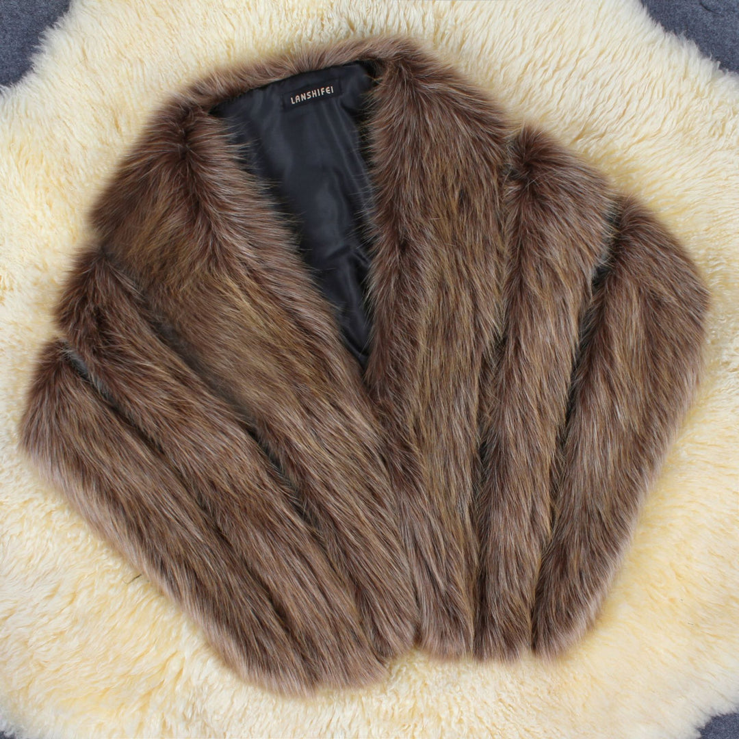 Ladies Elegant Cape in Faux Fur Lune London