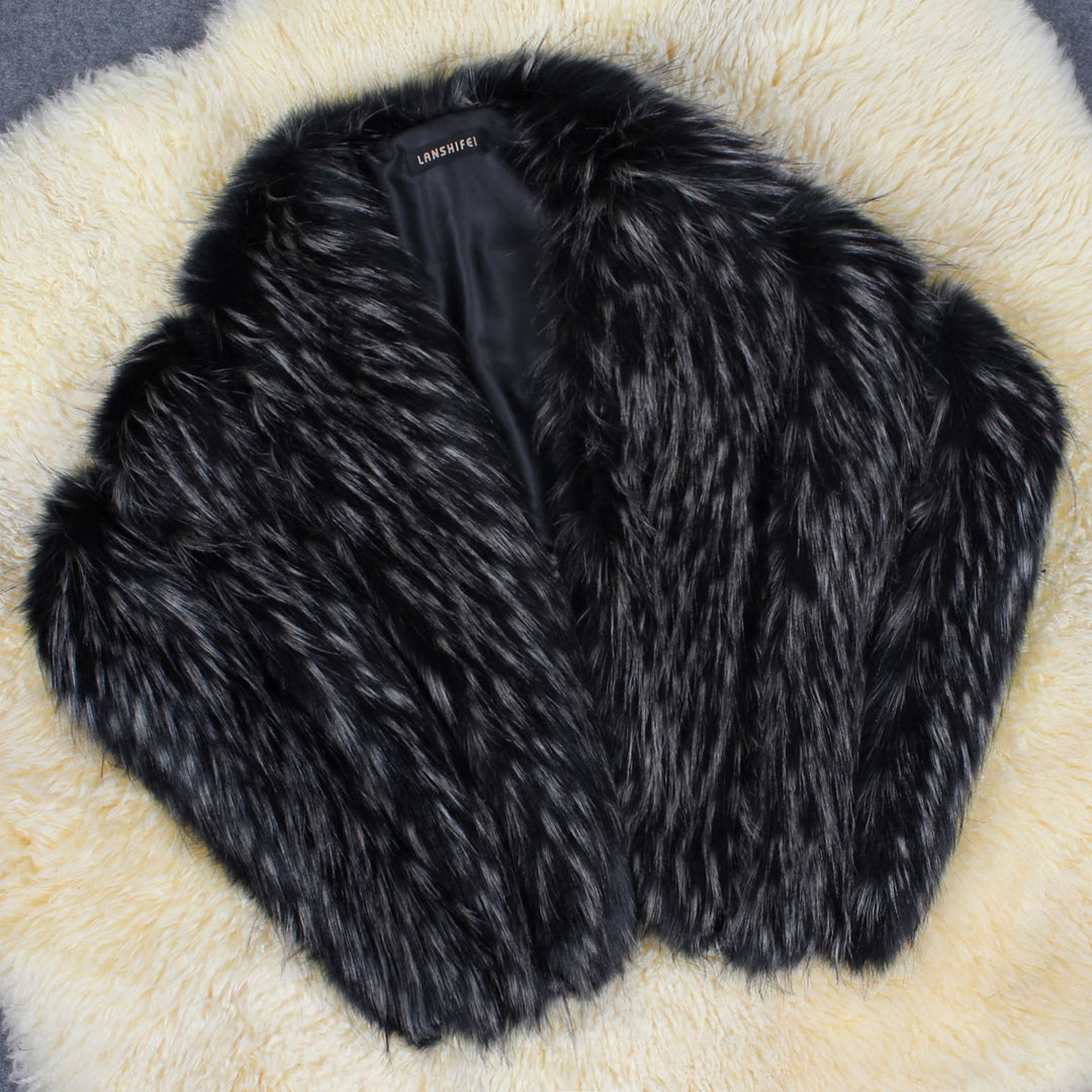Ladies Elegant Cape in Faux Fur Lune London