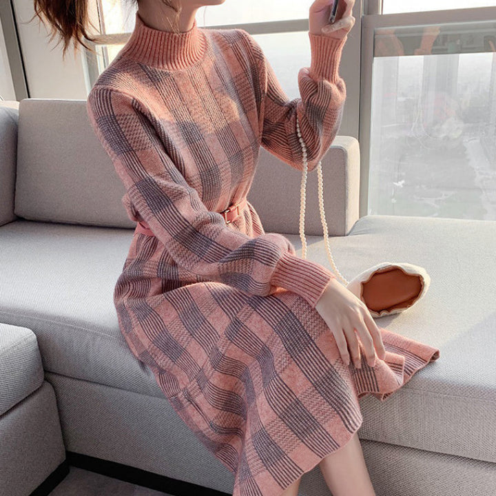 Robe en tricot élégante pour femmes avec col montant et design ajusté Chic & Stil