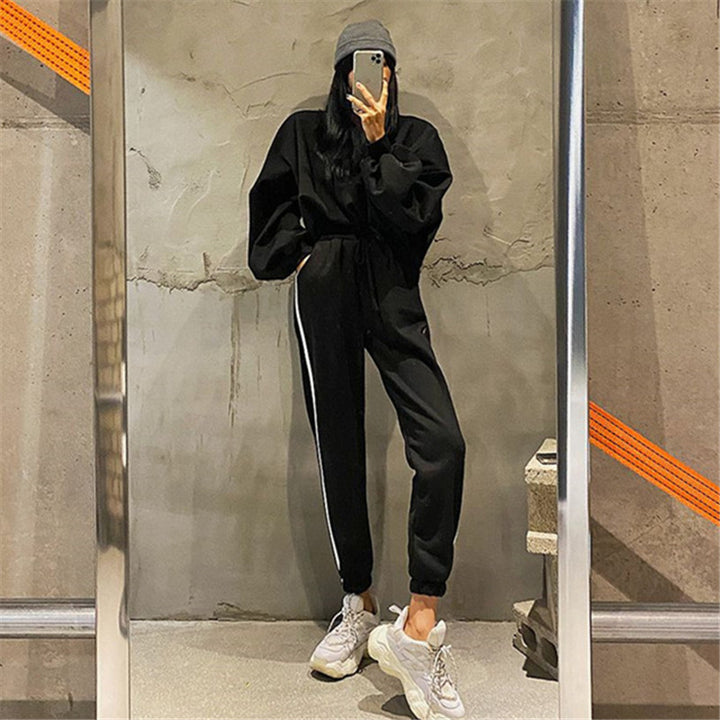 Ensemble de loisirs confortable pour femmes avec un pull surdimensionné et un pantalon de jogging Chic & Stil