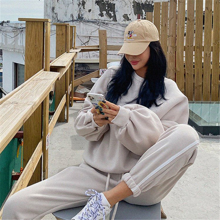 Ensemble de loisirs confortable pour femmes avec un pull surdimensionné et un pantalon de jogging Chic & Stil