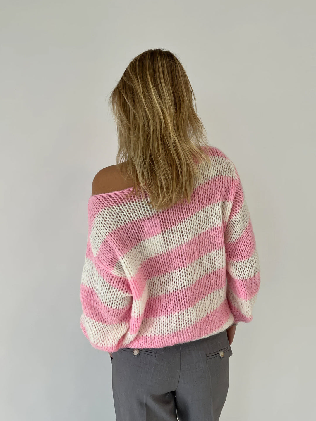 Lune London | Lightweight Knitted Sweater for Casual Comfort