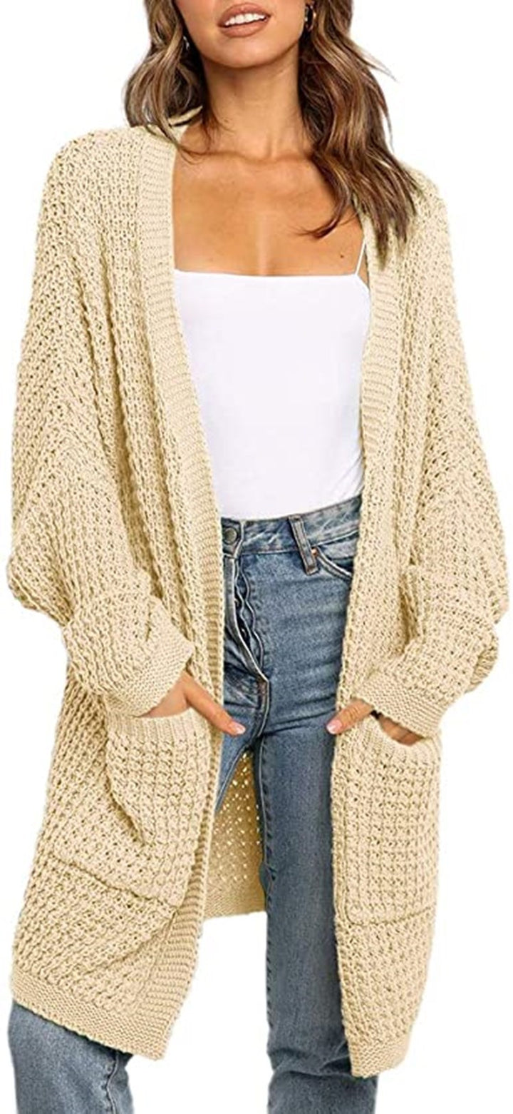 Knitted cardigan for women with a relaxed fit and pockets Lune London
