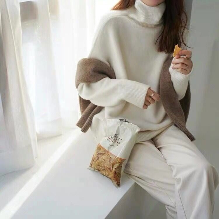 Oversized turtleneck sweater for women in soft material Lune London
