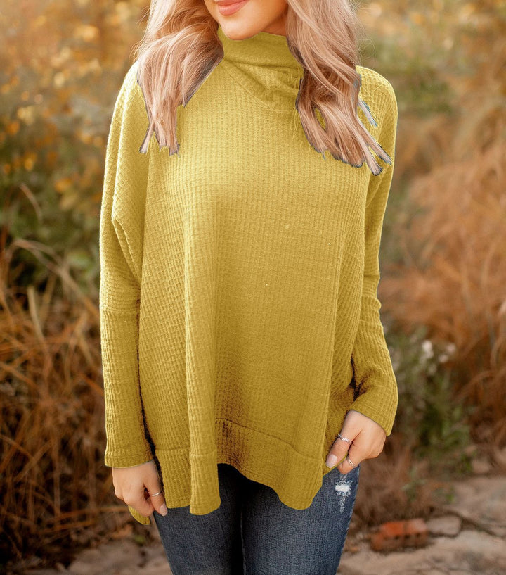 Pull décontracté pour femmes avec col montant et tissu texturé Chic & Stil