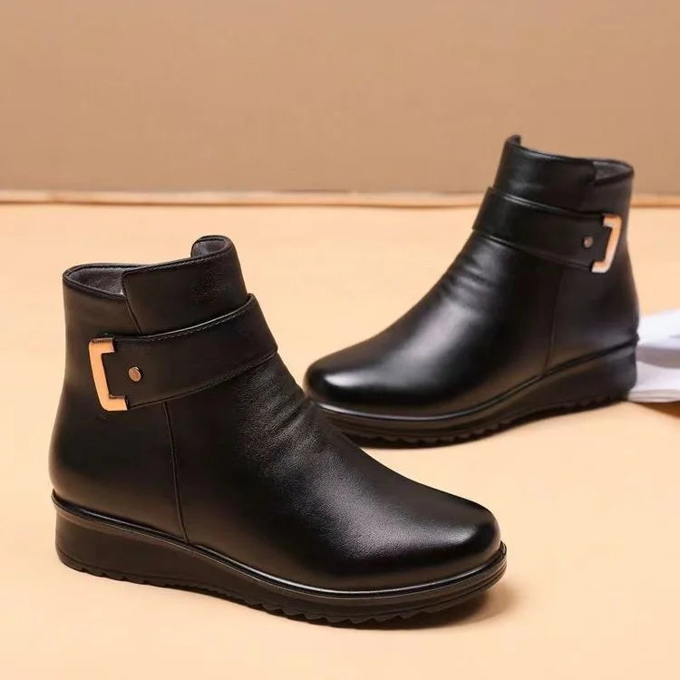 Lune London | Orthopedic boots for women with metal buckle in genuine leather and wool