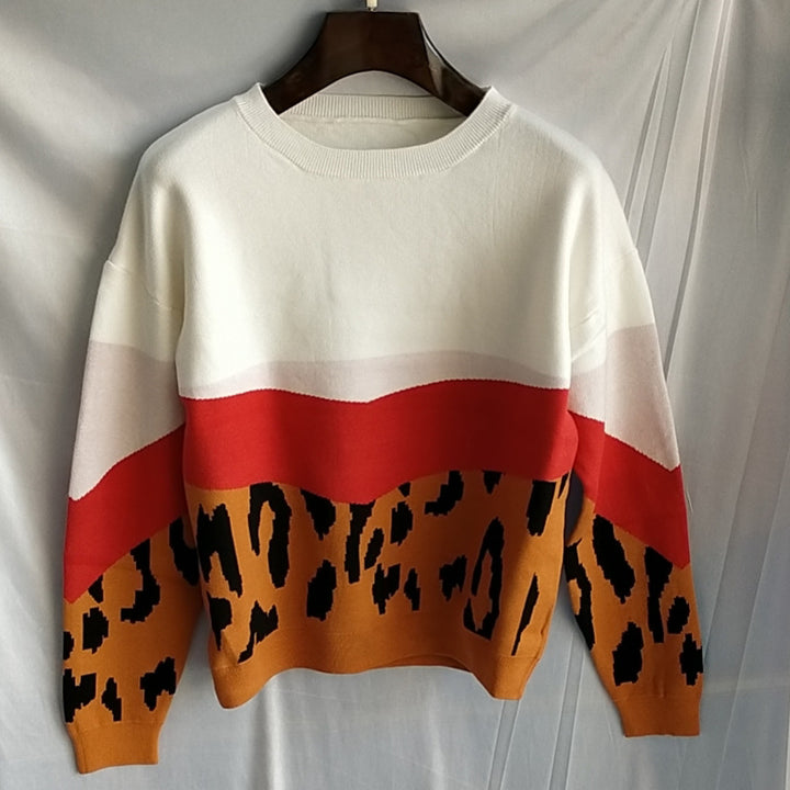 Elegant women's sweater with modern color block design Lune London