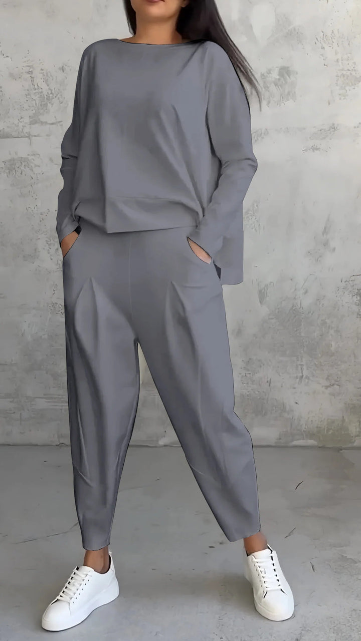 Lune London | Two-Piece Leisure Suit with Round Neckline and Long Sleeves