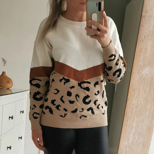 Elegant women's sweater with modern color block design Lune London
