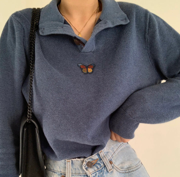 Sweat pour femmes en design gaufré décontracté avec papillon brodé Chic & Stil
