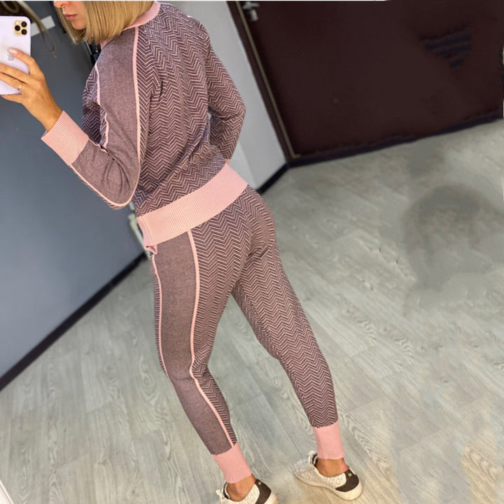 Women's sporty and modern leisure set with contrasting patterns Lune London