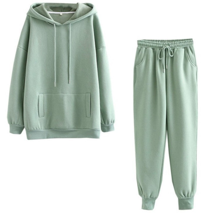 Comfortable hoodie set for women with elastic cuff Lune London