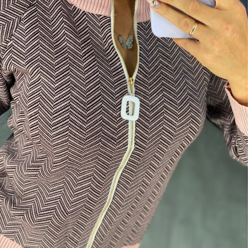 Women's sporty and modern leisure set with contrasting patterns Lune London