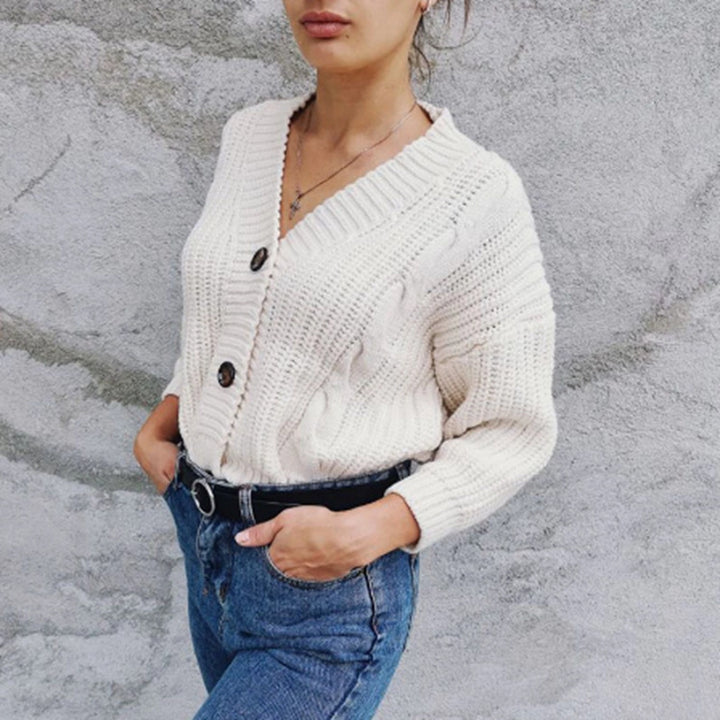 Knitted ladies' jacket with cable pattern and button closure Lune London