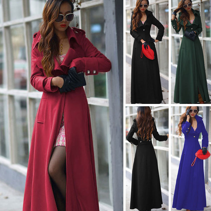 Ladies Elegant Maxi Dress with fitted cut and practical pockets Lune London
