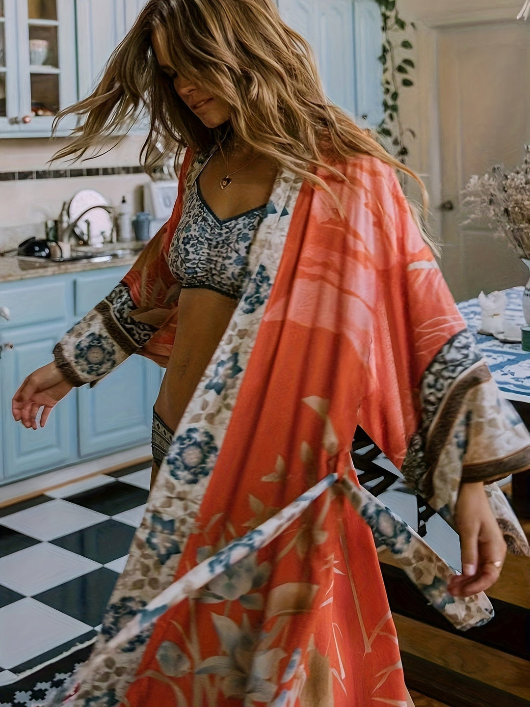 Lune London | Fashionable Kimono with Floral Print