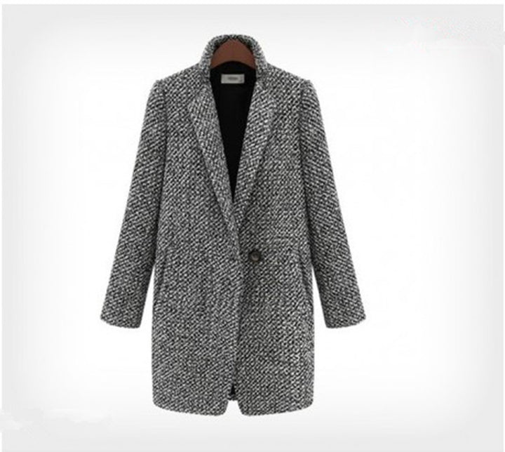 Ladies Elegant Blazer with structured design and chic fashionable accents