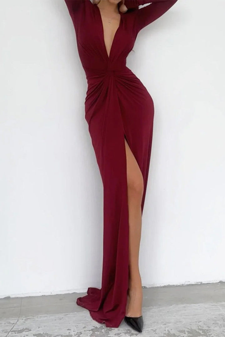 Lune London | Elegant dress with V-neck and pleated neckline