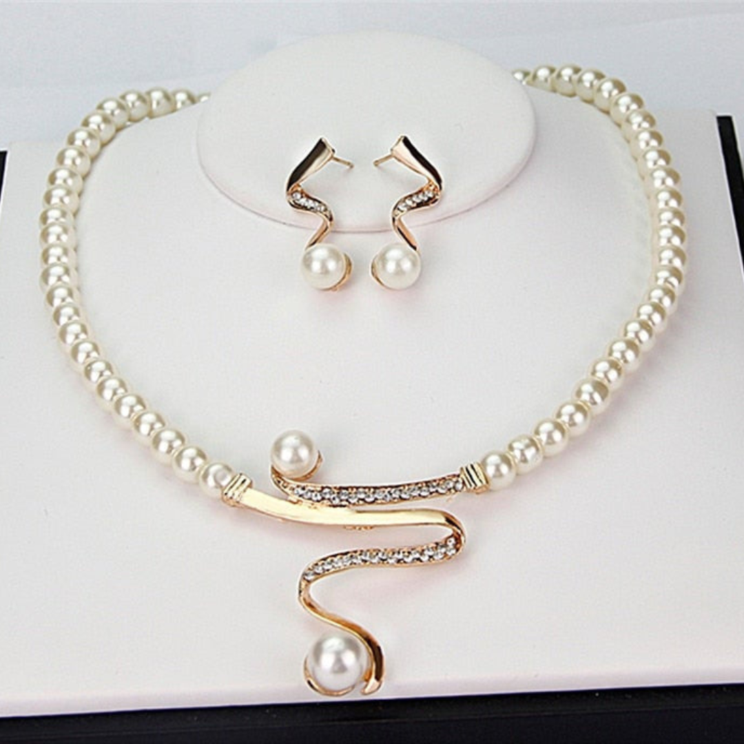 Lune London | Natürliche Perlenkette + Ohrring Satz Gold