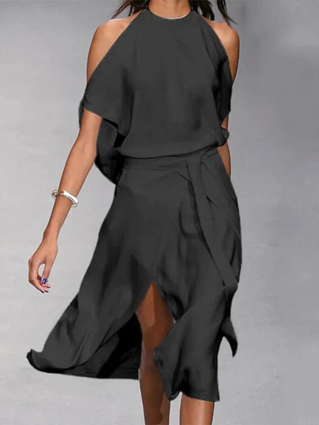 Chic und Stil | Elegant Dress with Stylish Shoulder Cutouts