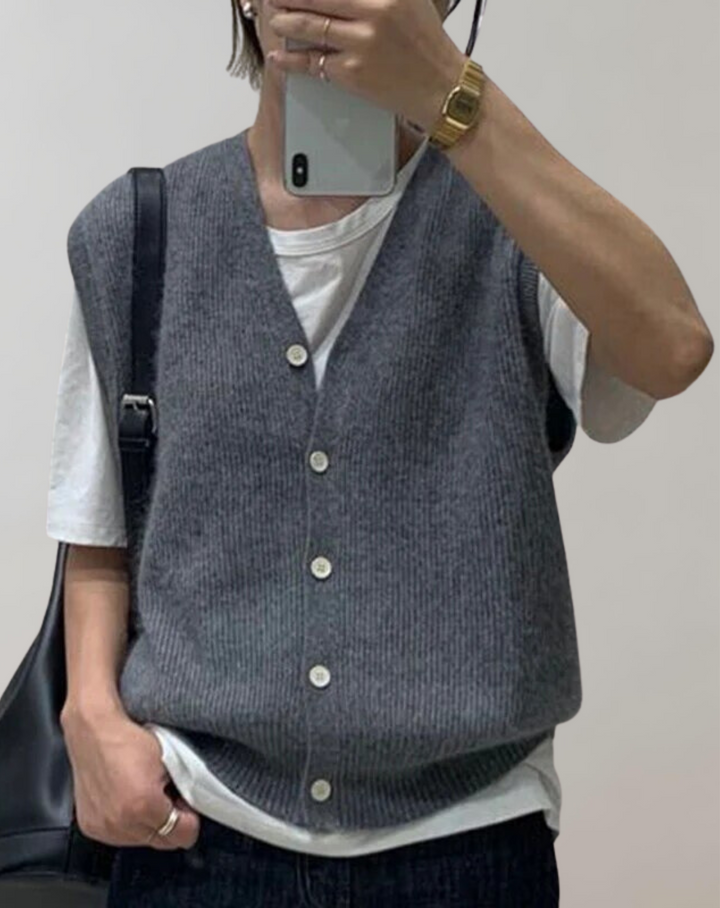 Lune London | Casual knitted vest with button placket